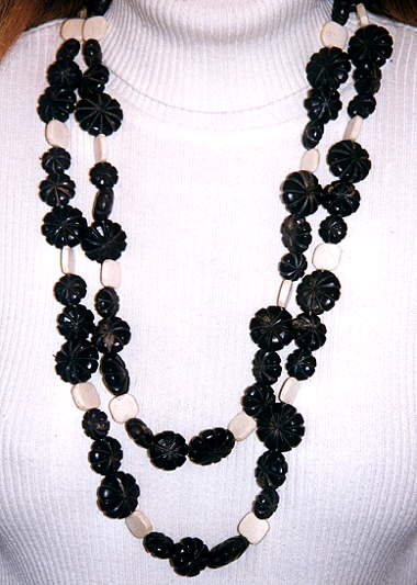 collier v4